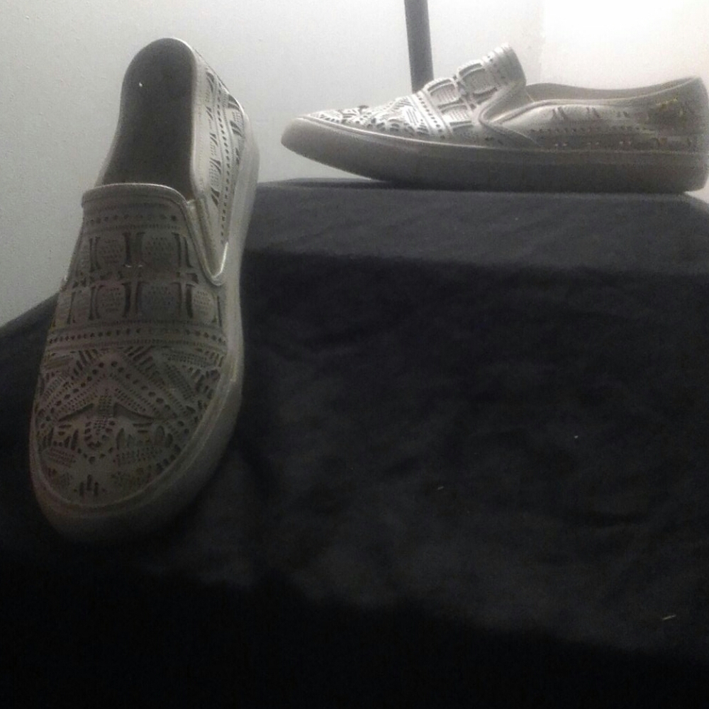 Tory Burch cutout sneakers size 11